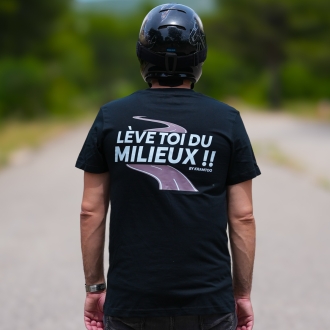 T-shirt Kramtoo - “ Lève toi du milieux ”