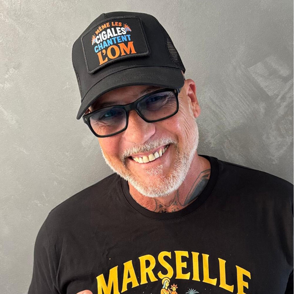 Casquette Trucker noire " Même les cigales chantent l'OM " Fred le Marseillais