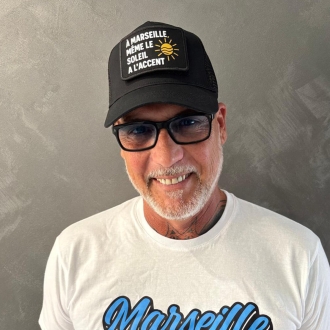 Casquette Trucker noire " A Marseille même le soleil a l'accent " Fred le Marseillais