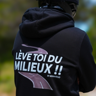 Sweat à capuche Kramtoo - “ Lève toi du milieux ”